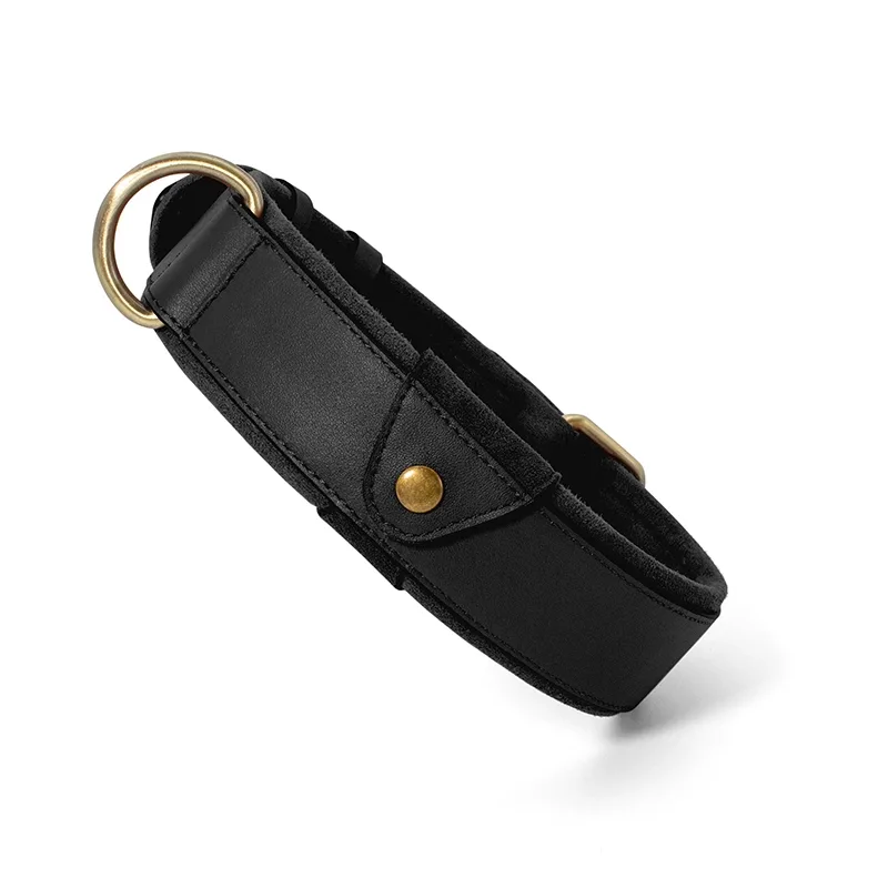Collar Manada para perros, negro, con el bolsillo del AirTag cerrado